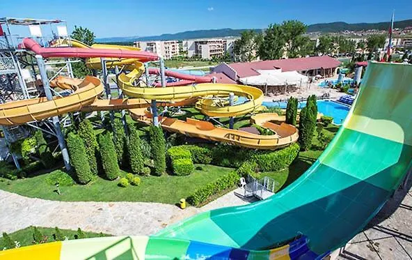 Sunny Sanny Parking Free Apartman *